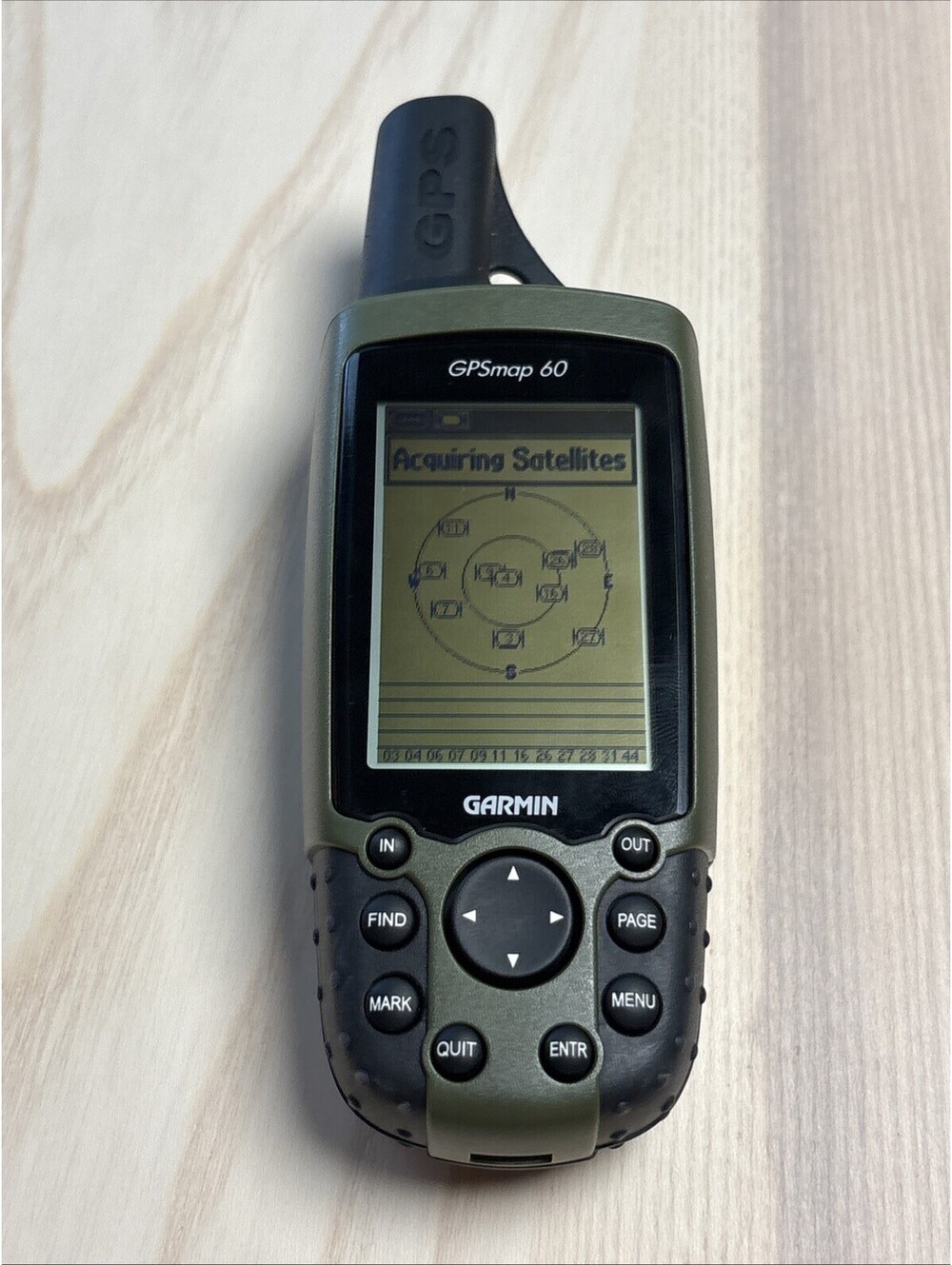 Garmin GPSMAP 60 Handheld GPS Navigator 2.6" W/ Case Green - Picture 2 of 7